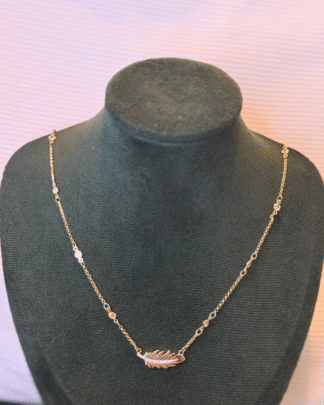 Colar de Folha Cravejado com Zircônia